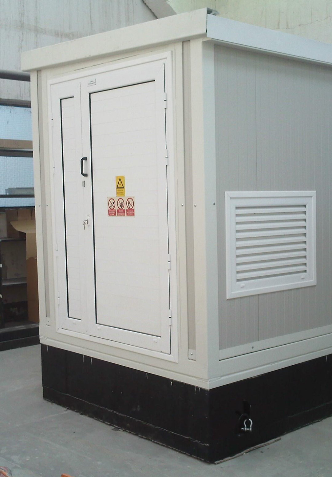SHELTERE / E-HOUSE